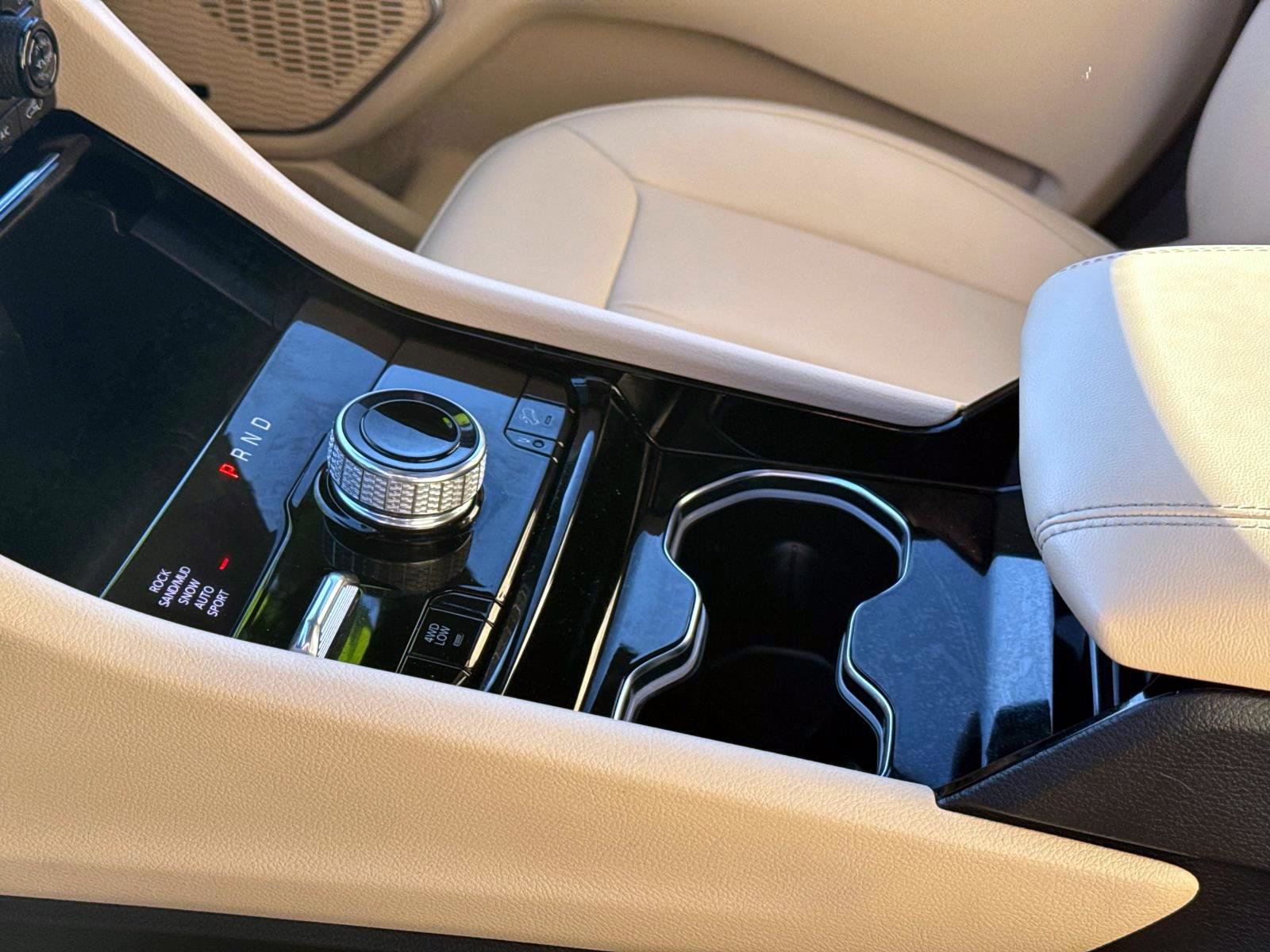 Used 2023 Jeep Grand Cherokee 4WD 4xe image 16