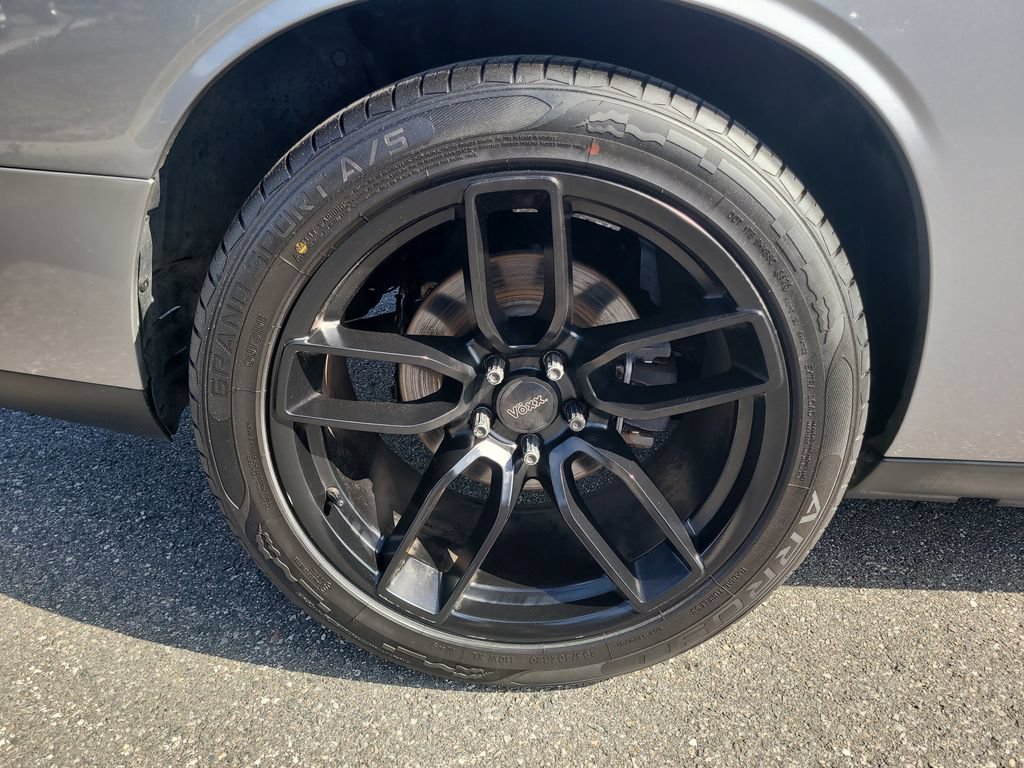 Used 2014 Dodge Challenger R/T RWD image 6
