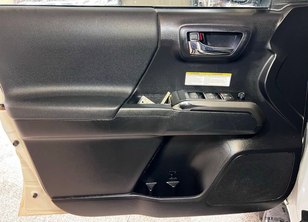 Used 2020 Toyota Tacoma TRD Off-Road w/ Technology Package image 21