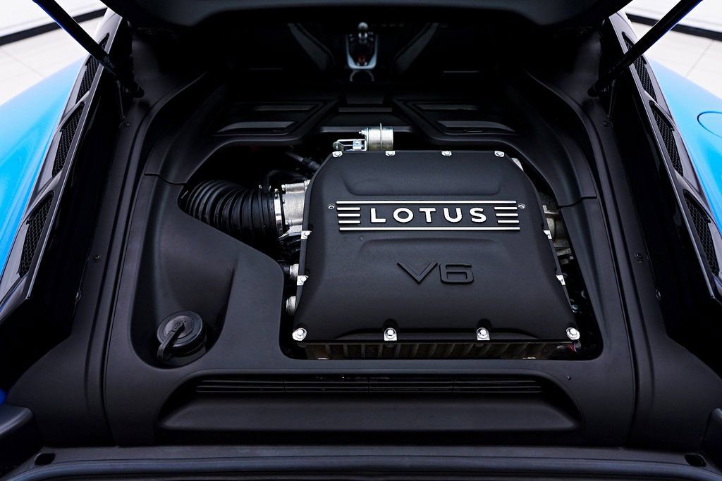 Used 2025 Lotus Emira RWD image 23