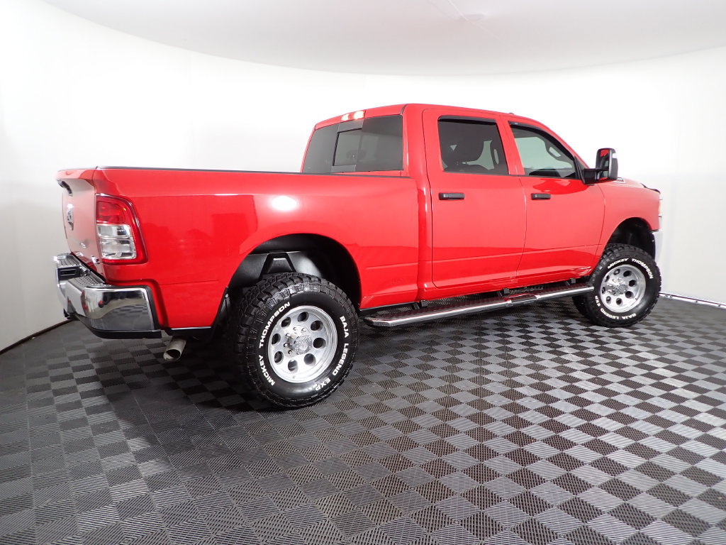 Used 2024 RAM 2500 Tradesman w/ Chrome Appearance Group AWD/4WD image 17