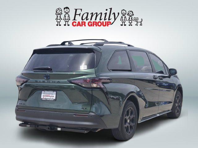 Certified 2025 Toyota Sienna XLE Woodland Edition AWD/4WD image 4