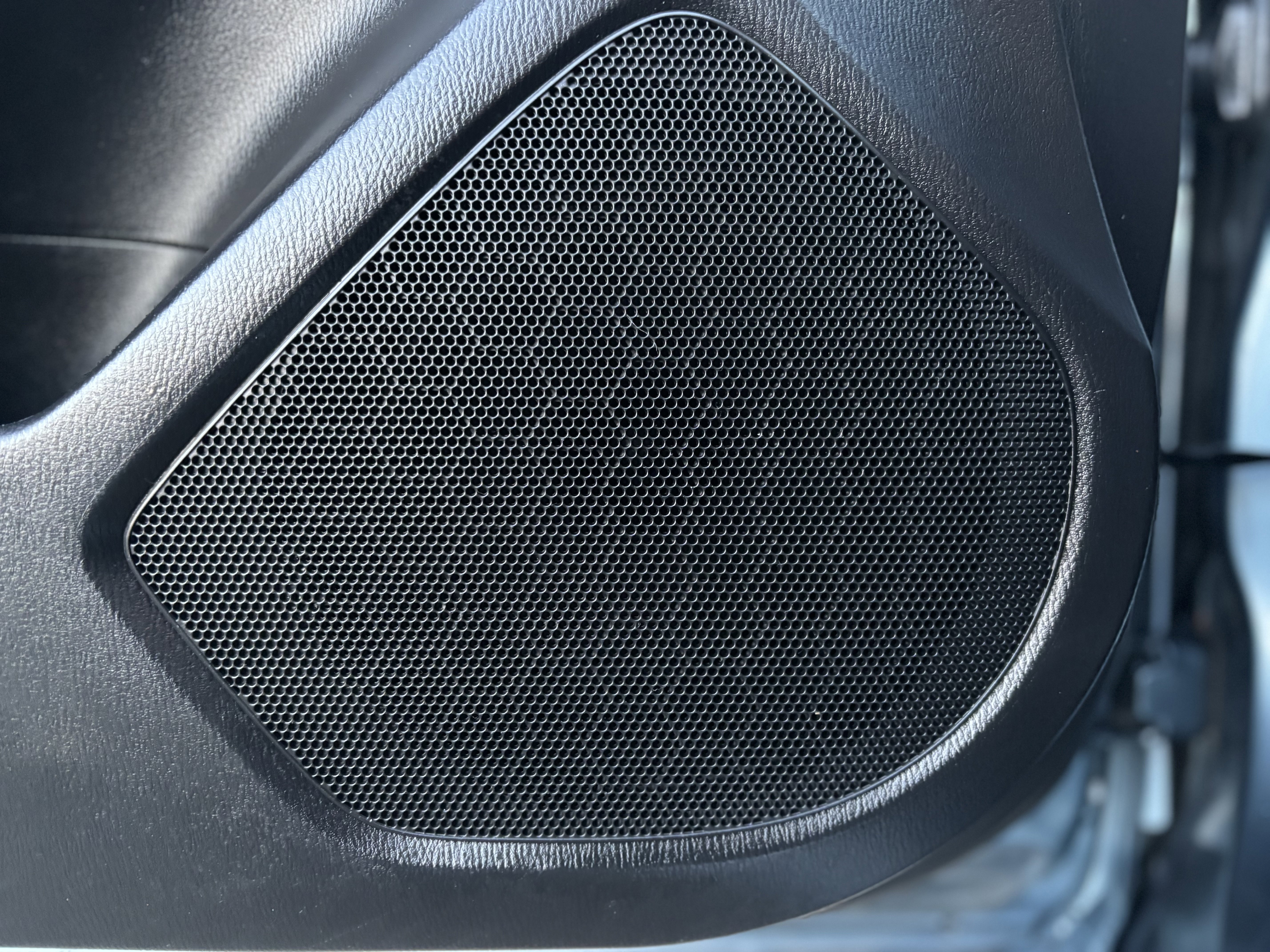 Used 2015 MAZDA MAZDA3 i SV image 17