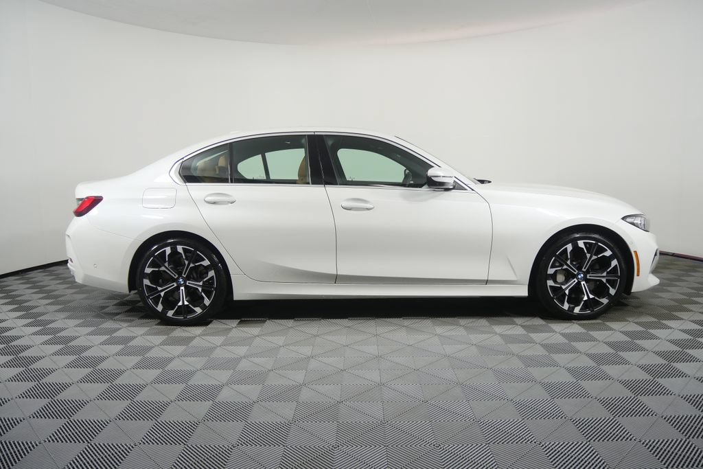 Certified 2025 BMW 330i Sedan RWD image 4