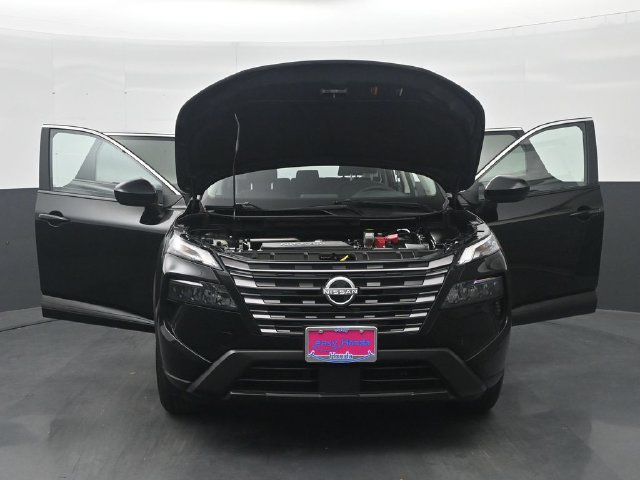 Used 2026 Nissan Rogue SV FWD image 35