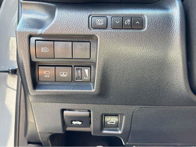 Used 2025 Lexus IS 500 w/ Accessory Package RWD image 30
