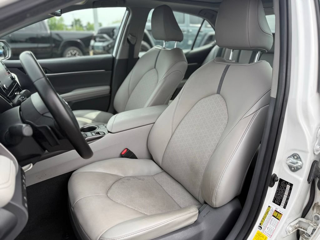 Used 2021 Toyota Camry XSE FWD image 11