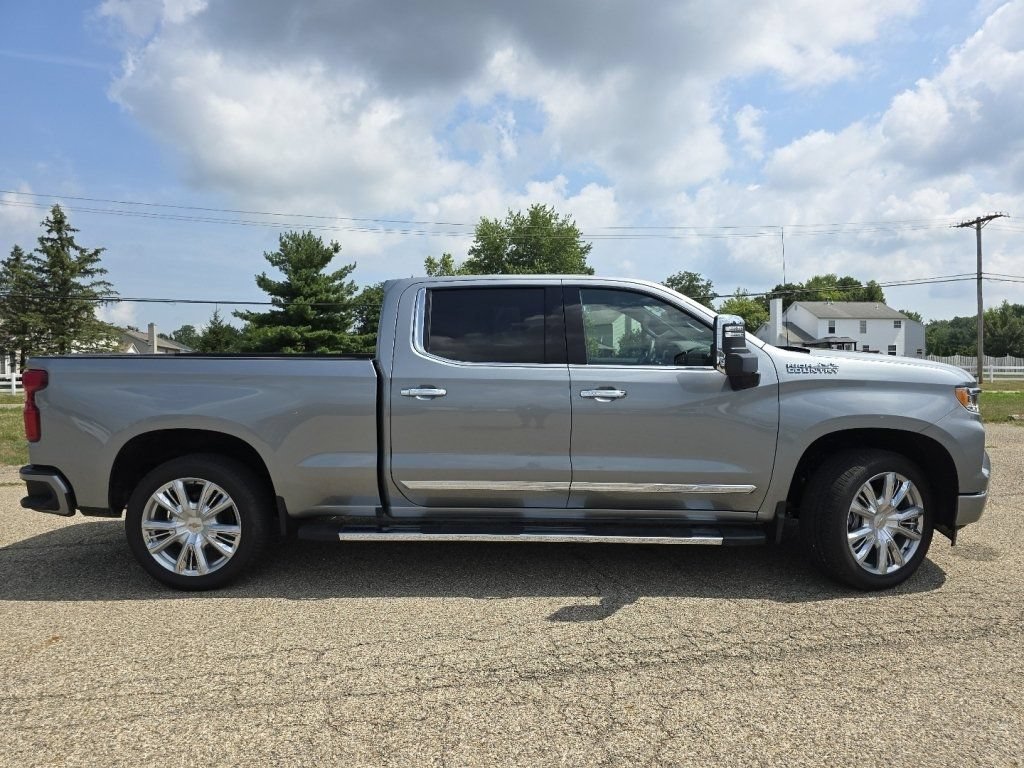 Used 2026 Chevrolet Silverado 1500 High Country w/ Technology Package AWD/4WD image 25