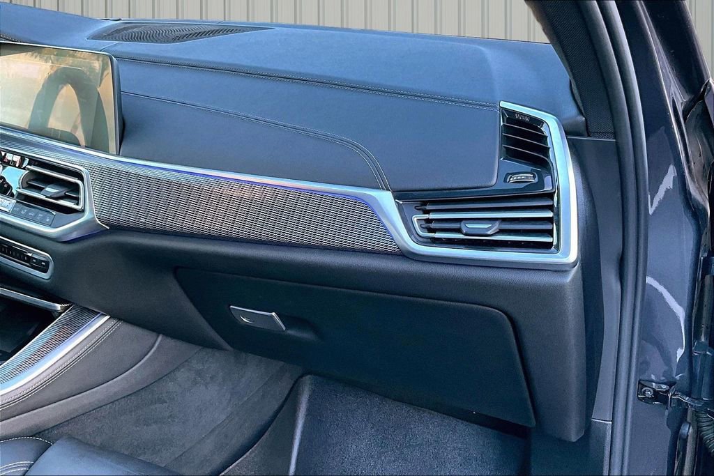 Used 2020 BMW X5 M50i w/ Premium Package image 12