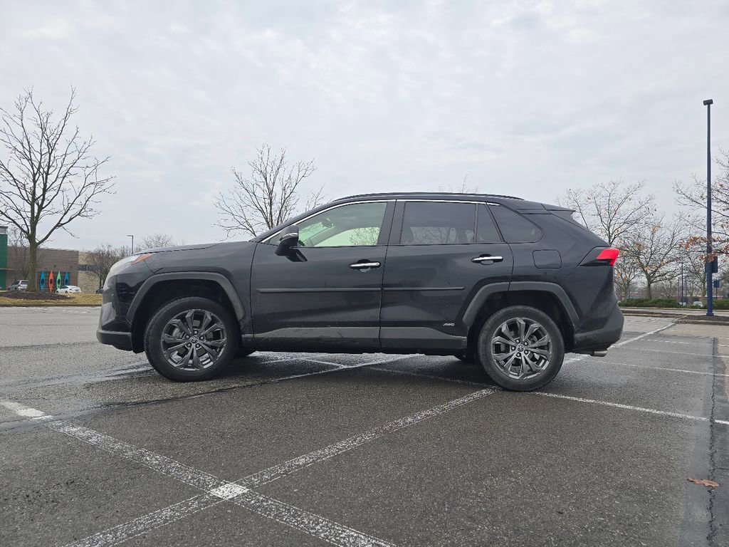 Used 2023 Toyota RAV4 Limited image 12