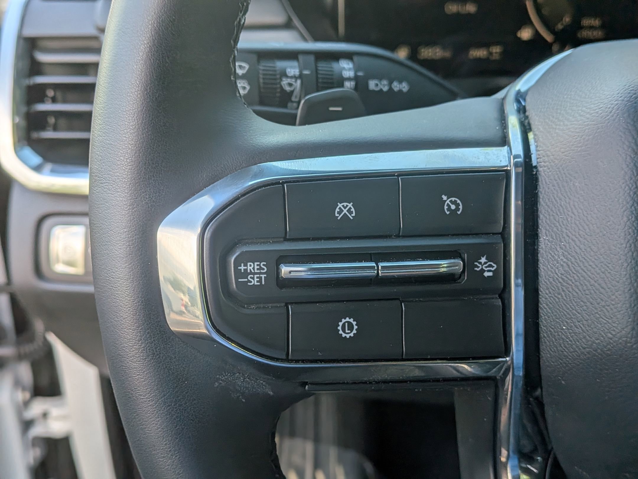 Certified 2025 GMC Acadia Elevation AWD/4WD image 21