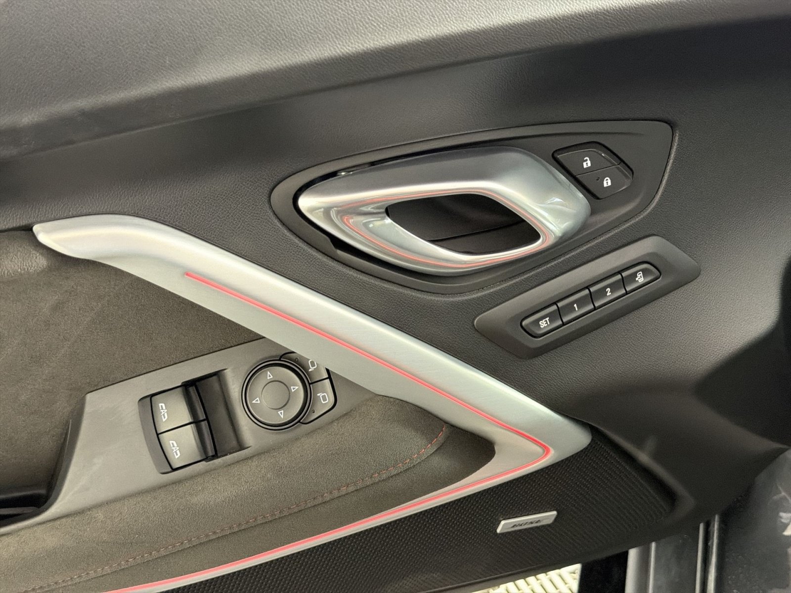 Used 2018 Chevrolet Camaro ZL1 RWD image 15