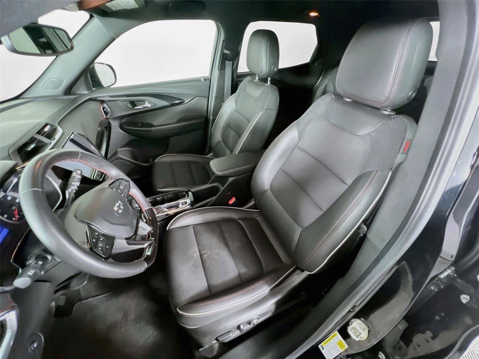 Used 2021 Chevrolet TrailBlazer RS w/ Sun and Liftgate Package AWD/4WD image 21
