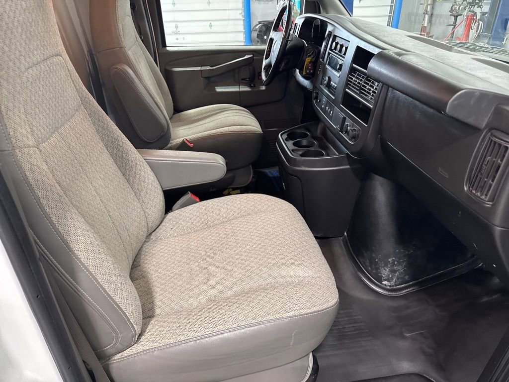 Used 2020 GMC Savana 2500 Work Van w/ Driver Convenience Package image 18