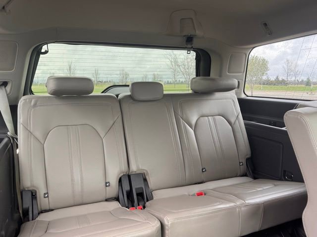 Used 2019 Ford Expedition Limited w/ Equipment Group 302A AWD/4WD image 28