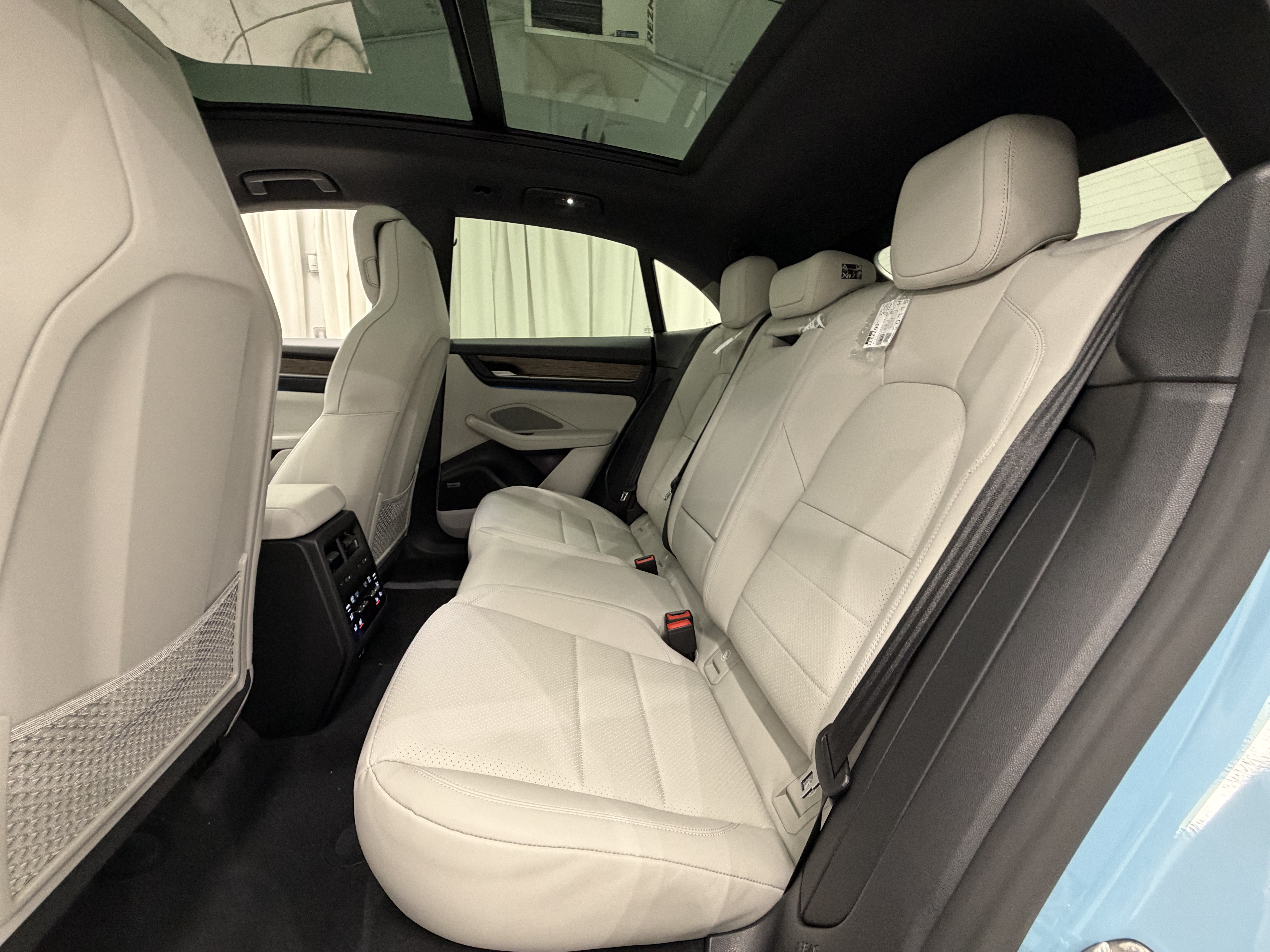 New 2026 Porsche Macan 4 Electric AWD/4WD image 20