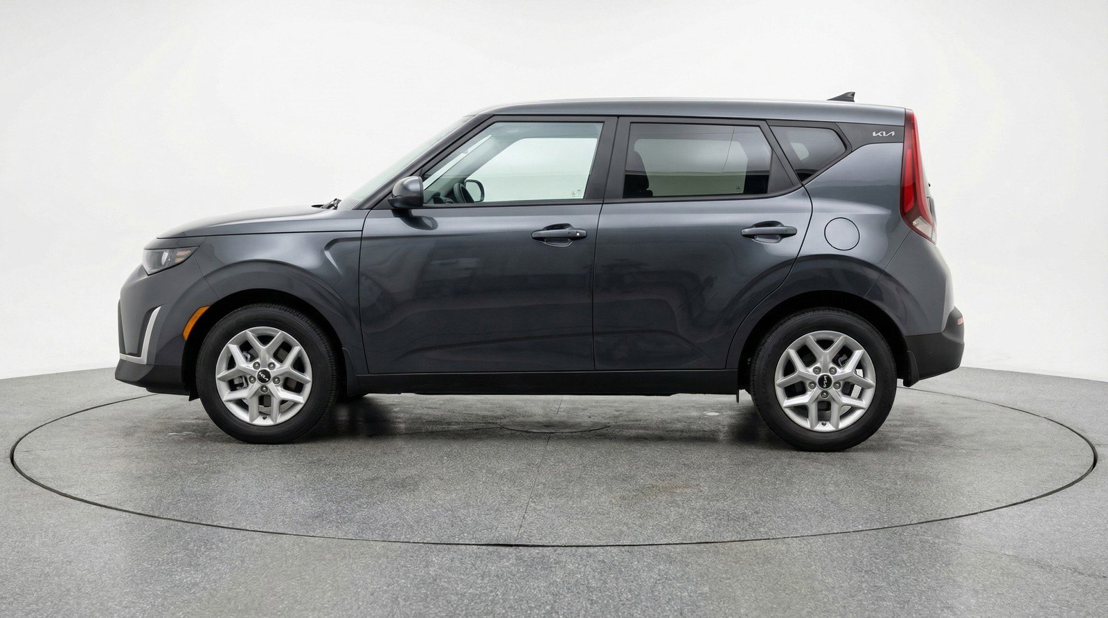 Used 2025 Kia Soul LX w/ LX Technology Package FWD image 5