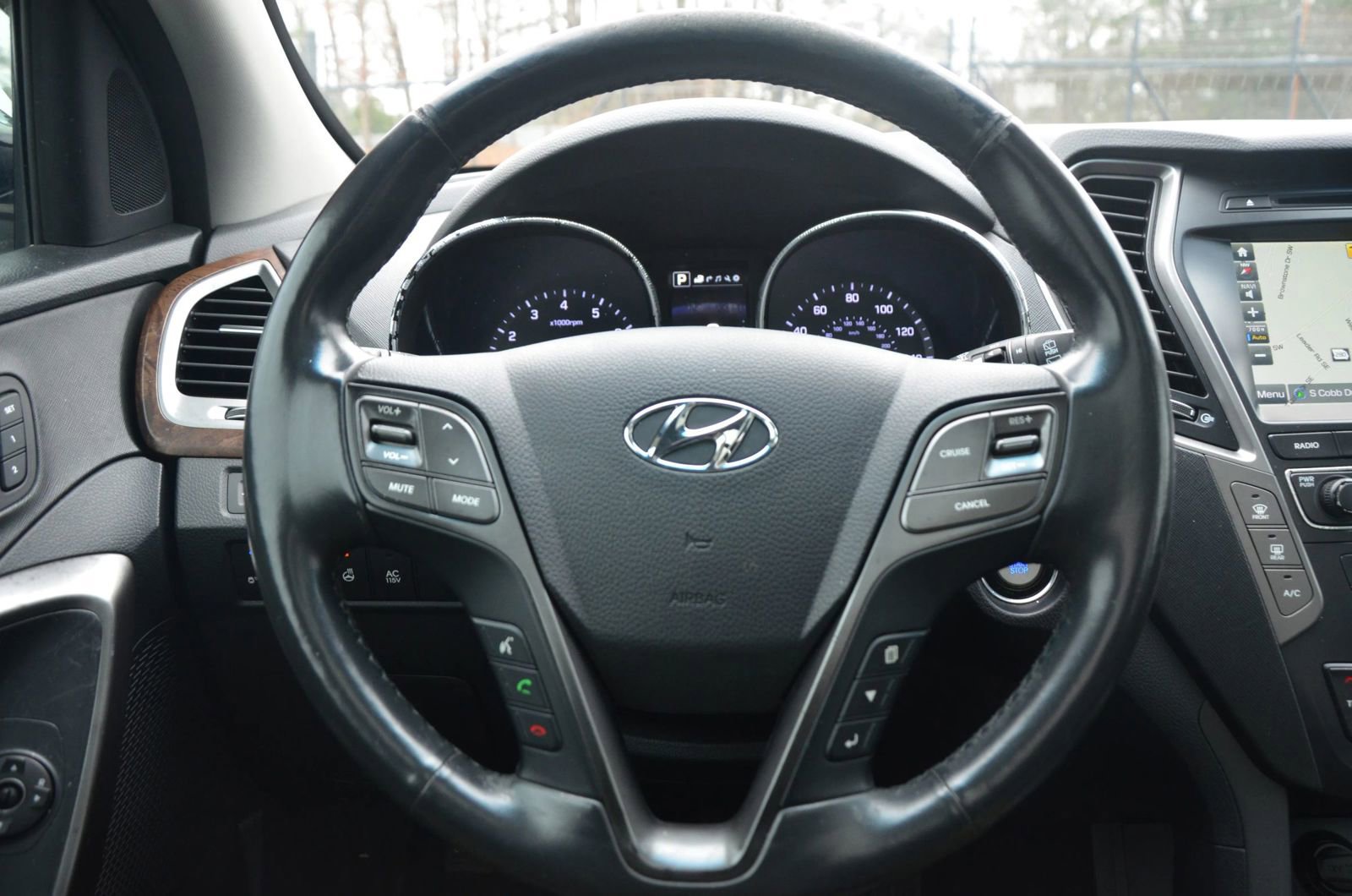 Used 2017 Hyundai Santa Fe Limited image 37