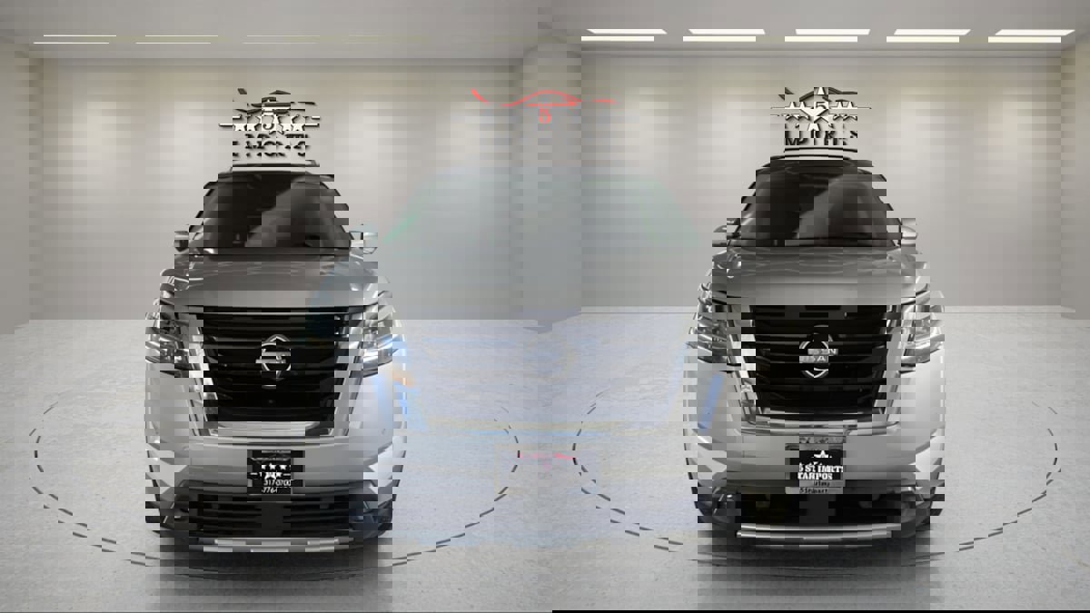 Used 2022 Nissan Pathfinder Platinum w/ Cargo Package image 8