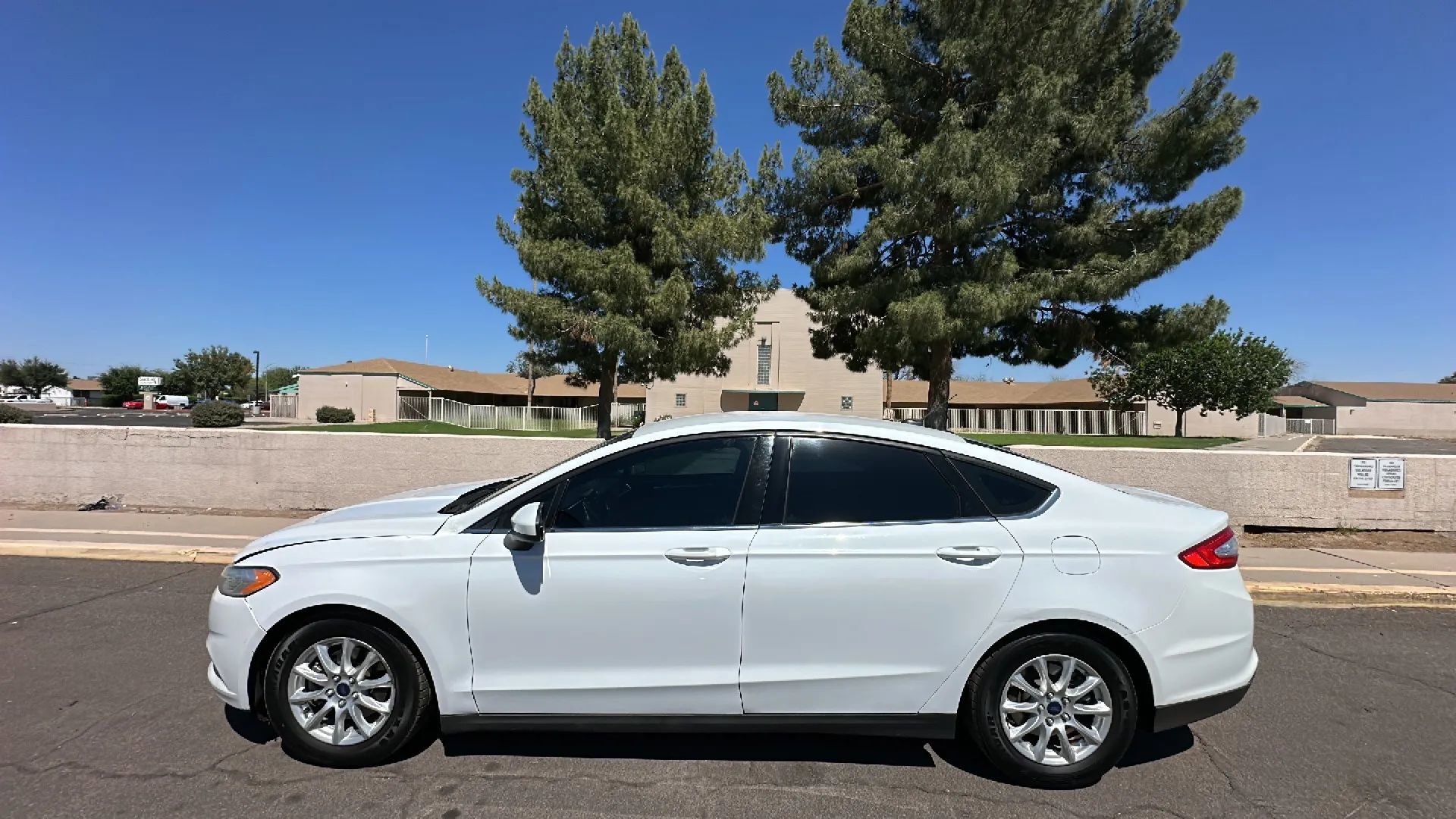 Used 2016 Ford Fusion S FWD image 1