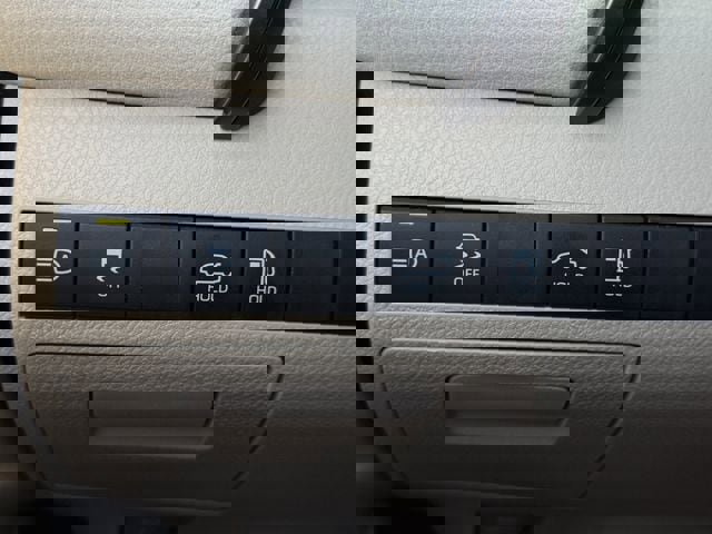 Used 2019 Toyota Camry XLE image 25