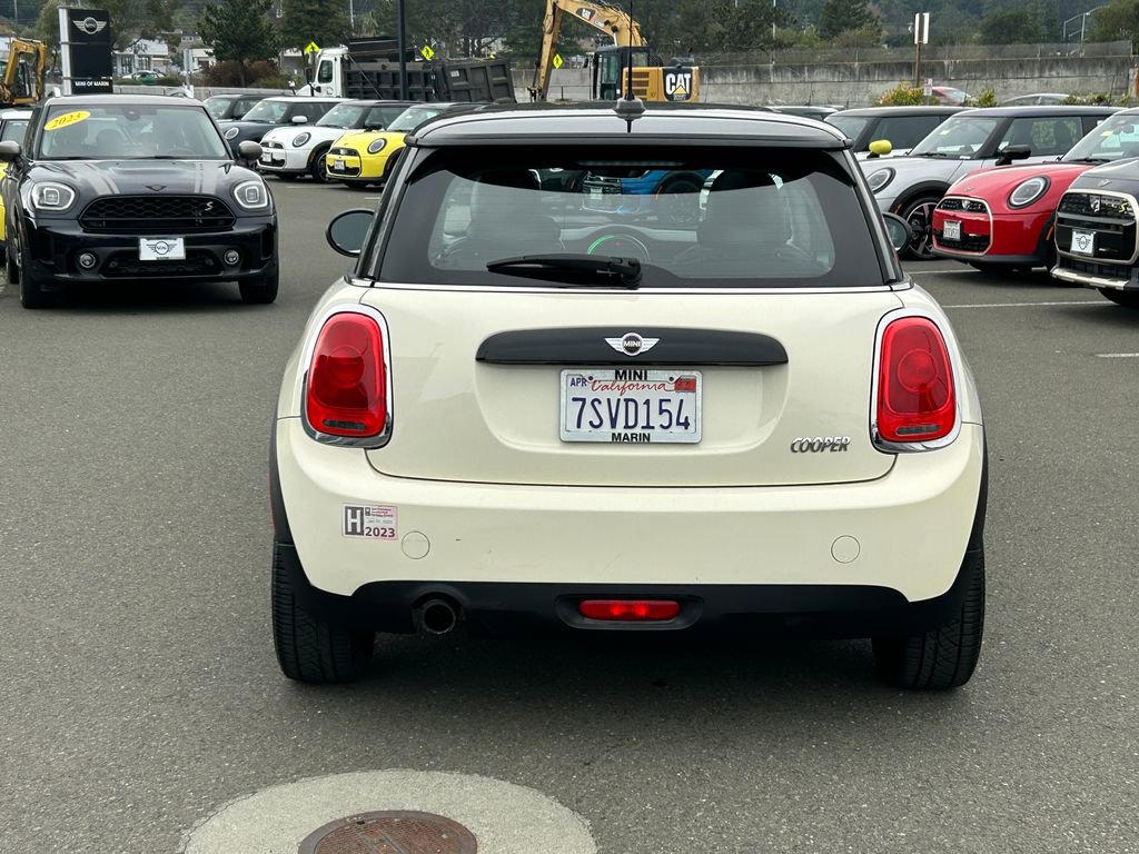 Used 2016 MINI Cooper 2-Door Hardtop image 4