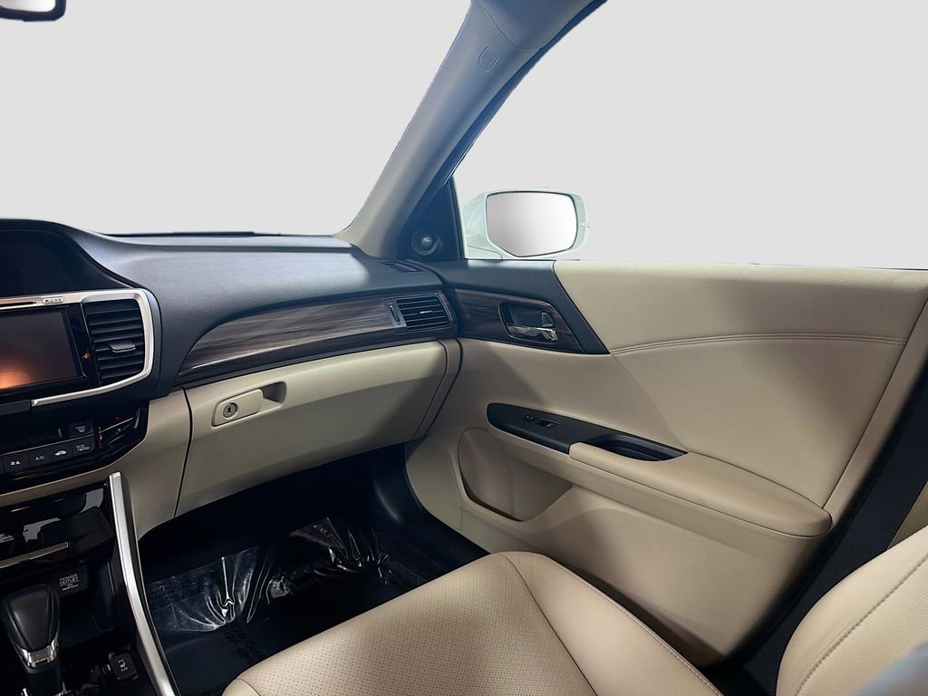 Used 2017 Honda Accord EX-L image 25