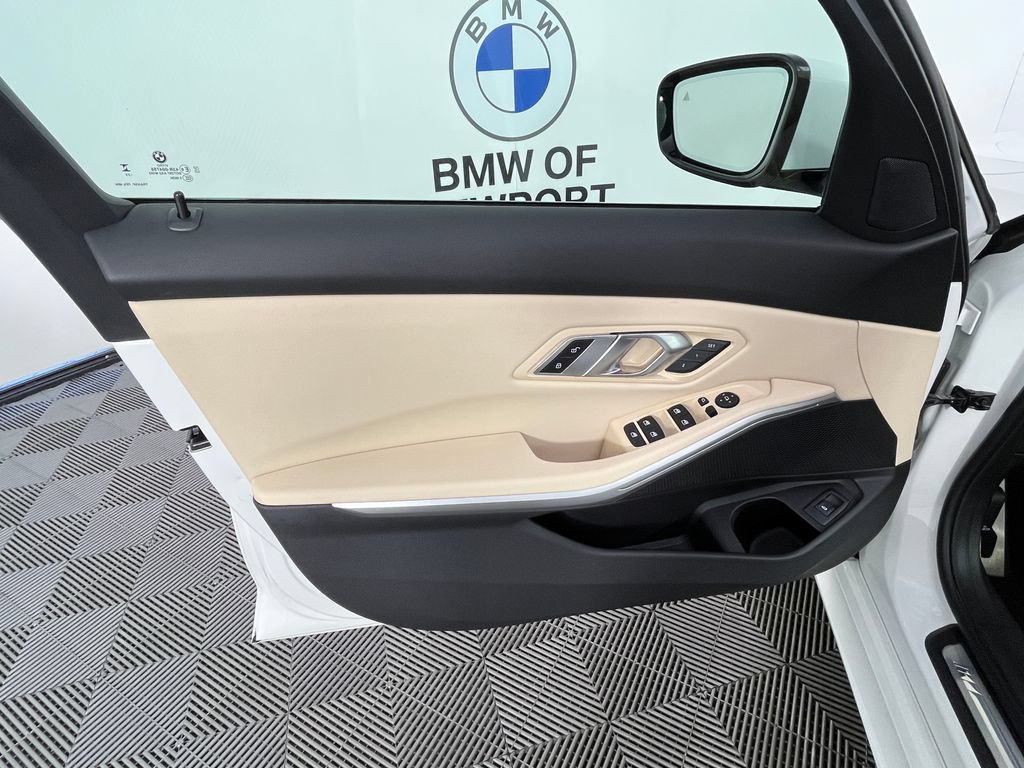 Certified 2023 BMW 330i xDrive Sedan w/ M Sport Package AWD/4WD image 25