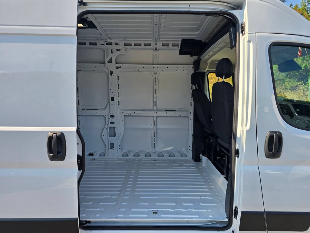 New 2026 RAM ProMaster 2500 w/ Convenience Group FWD image 10