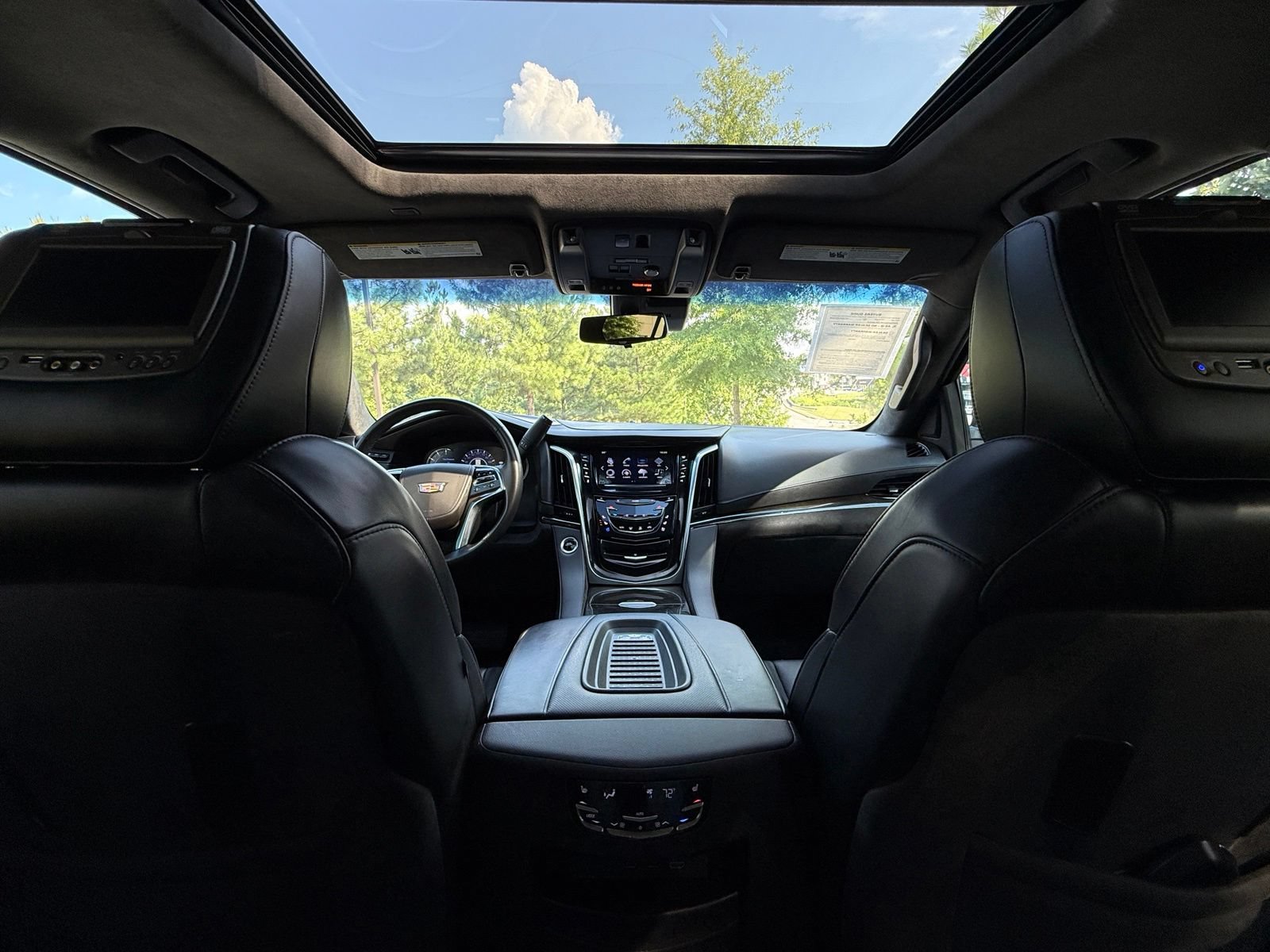 Used 2019 Cadillac Escalade Platinum RWD image 33