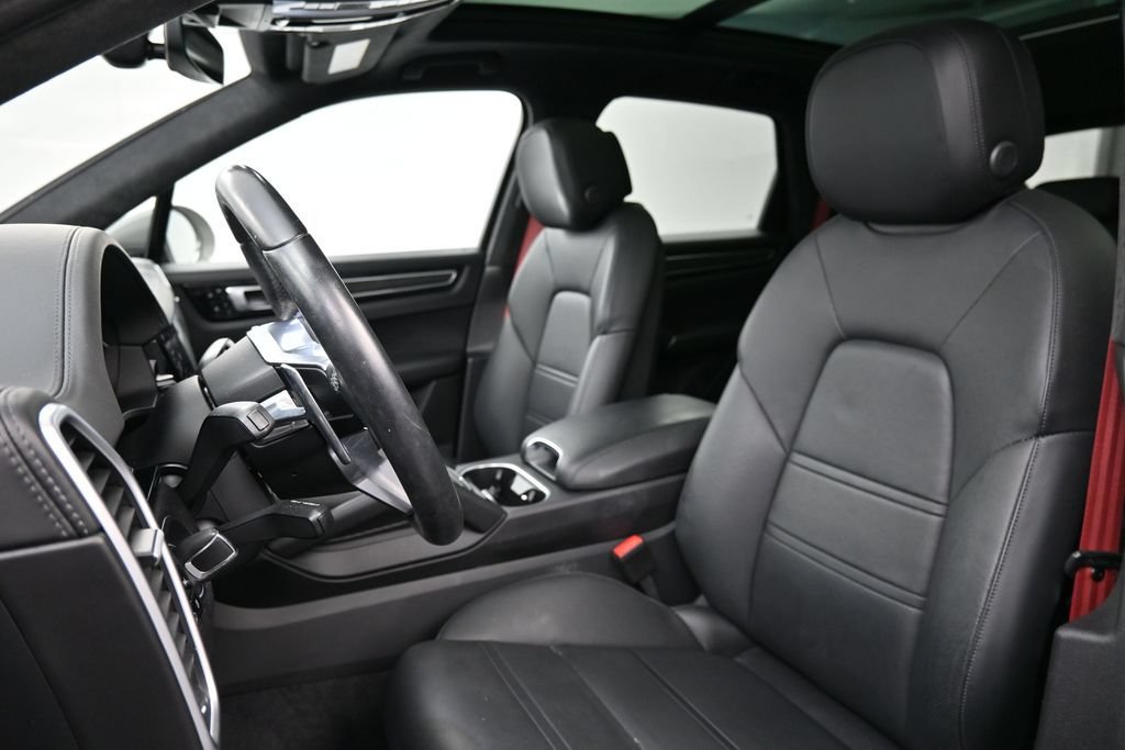 Certified 2021 Porsche Cayenne GTS AWD/4WD image 5