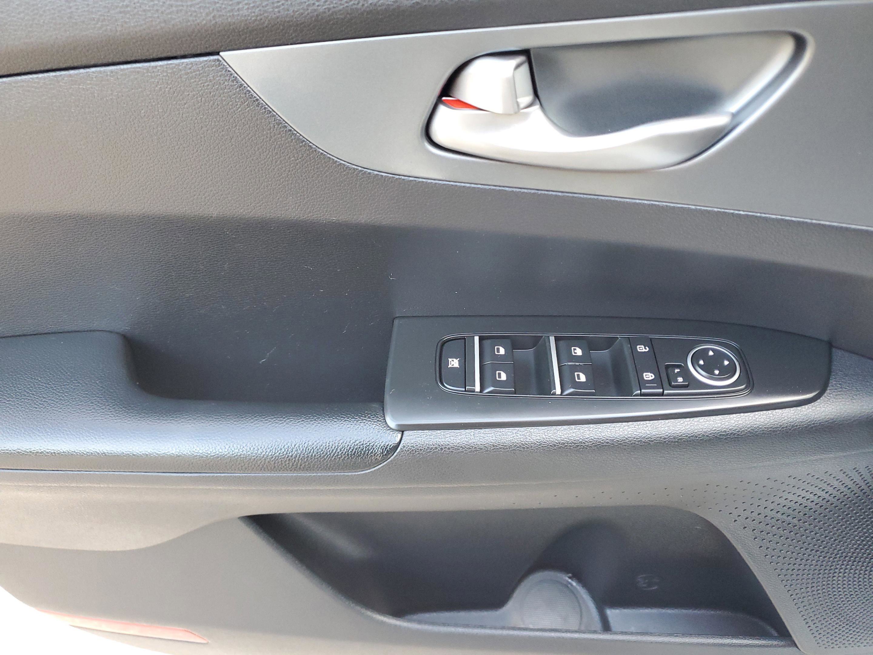 Certified 2021 Kia Forte LXS image 15