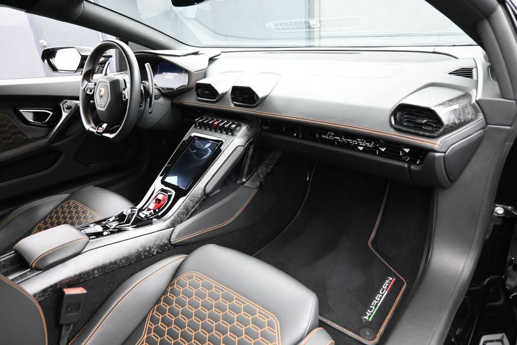 Used 2022 Lamborghini Huracan EVO RWD image 25
