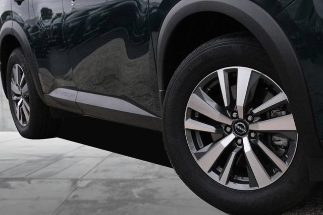 Certified 2025 Nissan Pathfinder SL AWD/4WD image 3