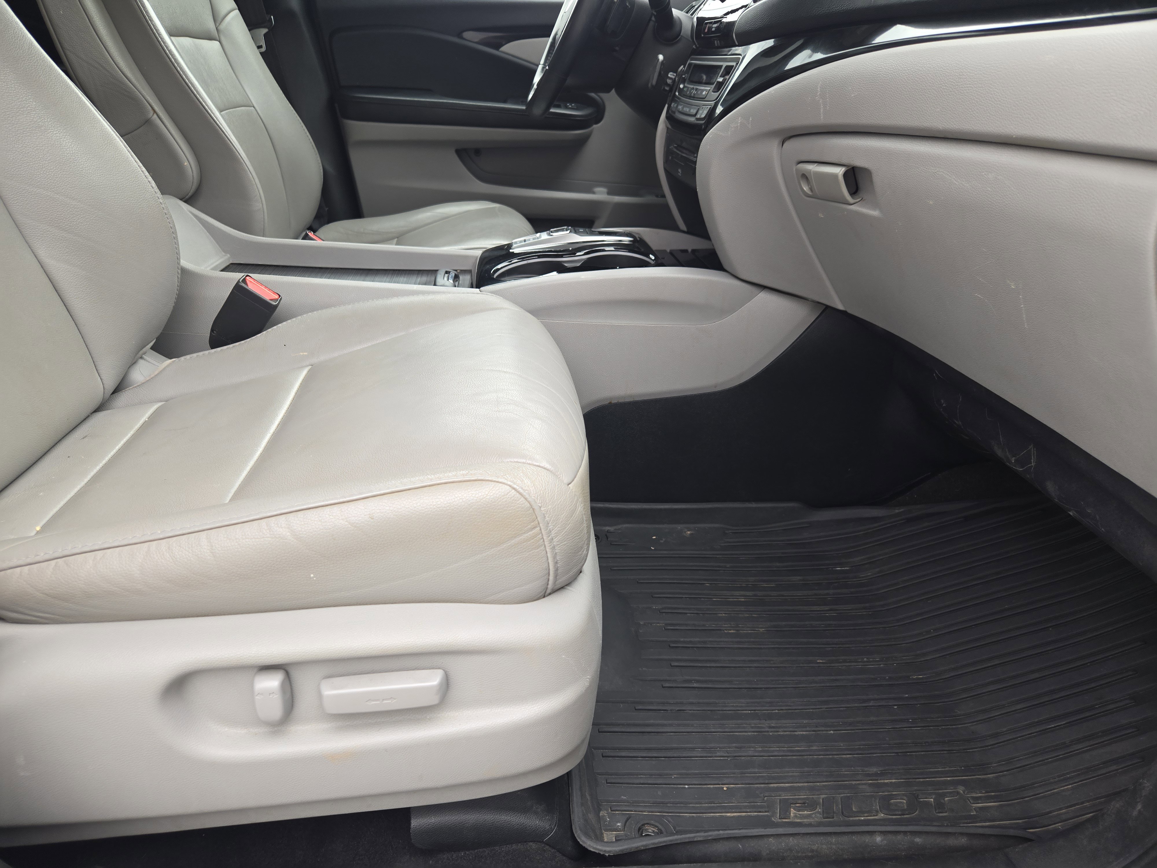 Used 2019 Honda Pilot Touring image 15