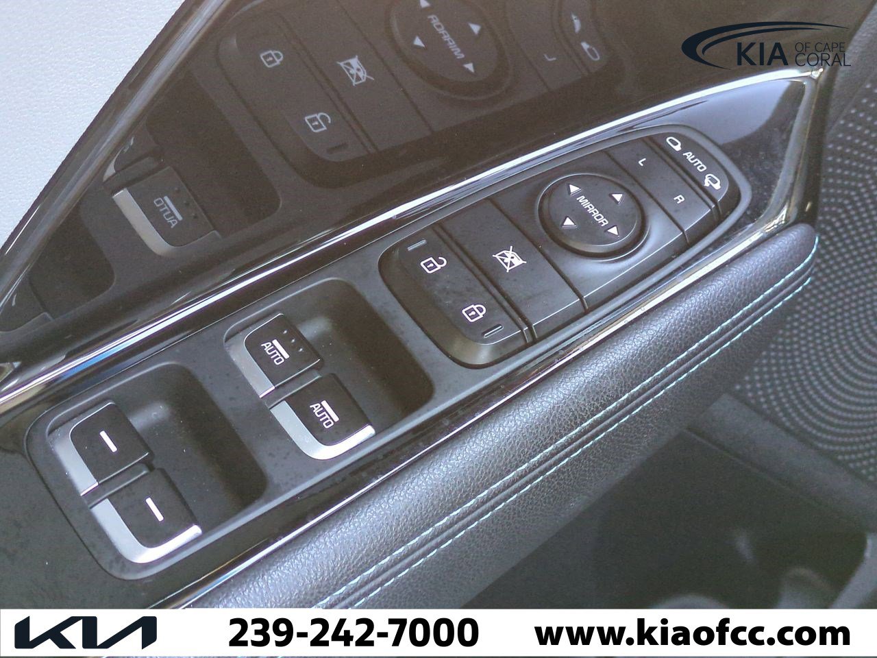 Used 2019 Kia Niro EX image 24