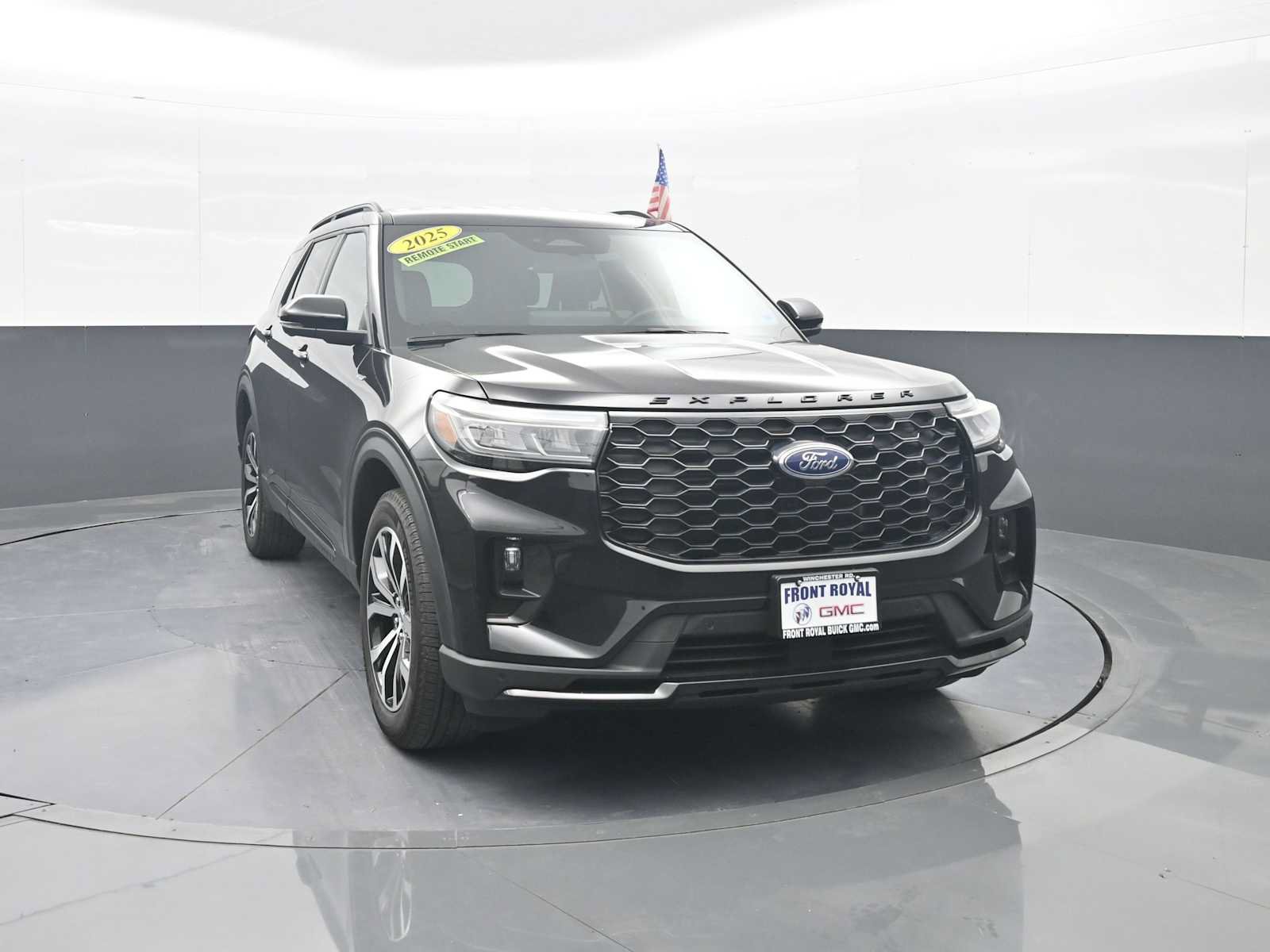 Used 2025 Ford Explorer ST-Line AWD/4WD image 2