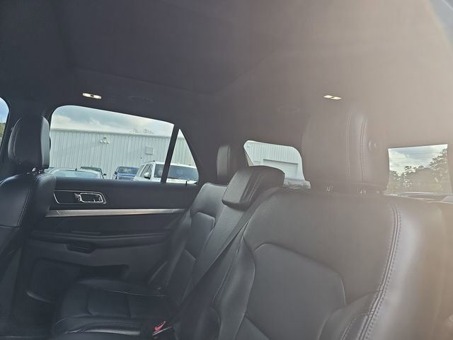 Used 2018 Ford Explorer XLT w/ Equipment Group 202A image 15