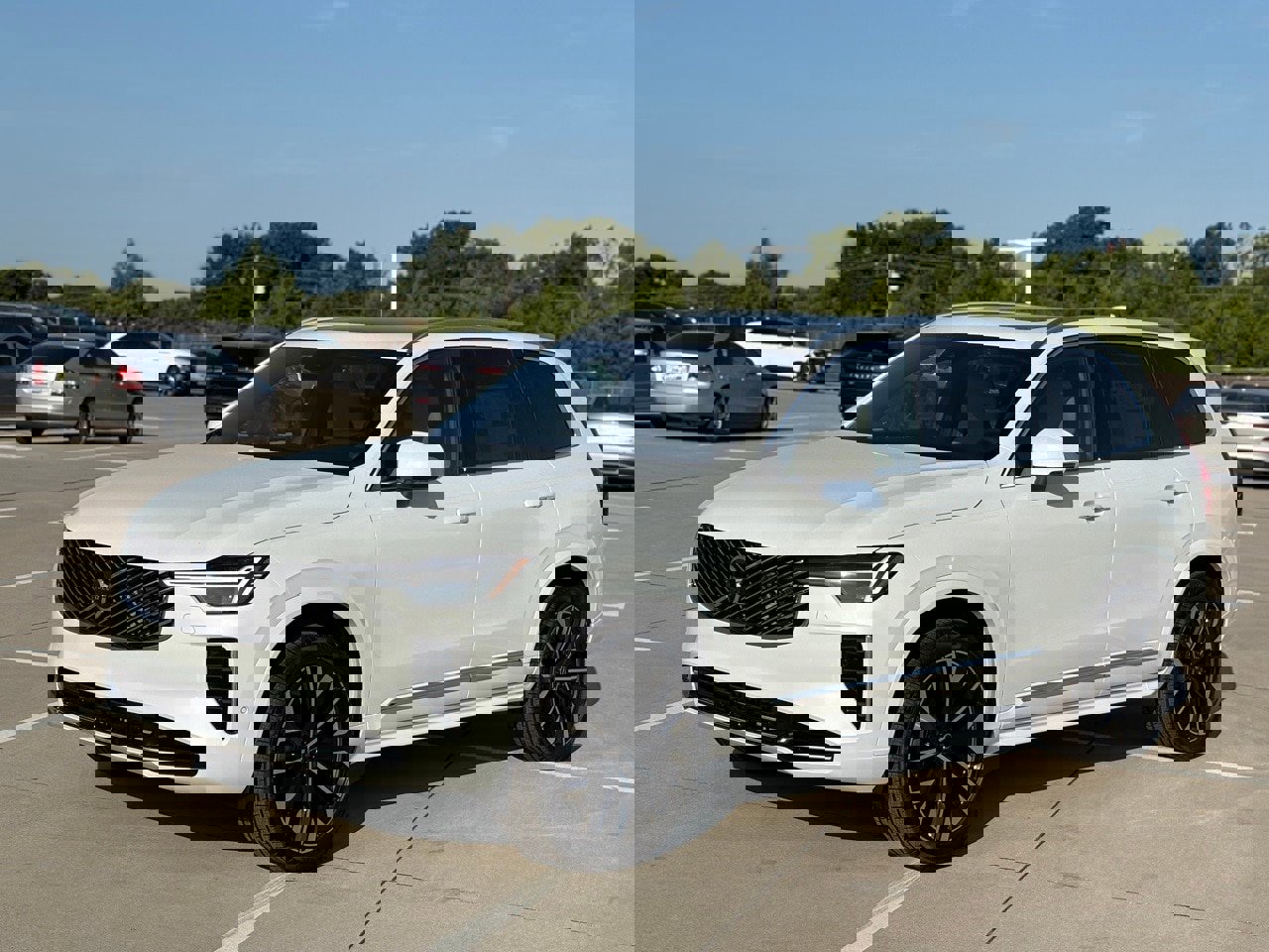 New 2026 Volvo XC90 B6 Plus w/ Protection Package Premier image 3