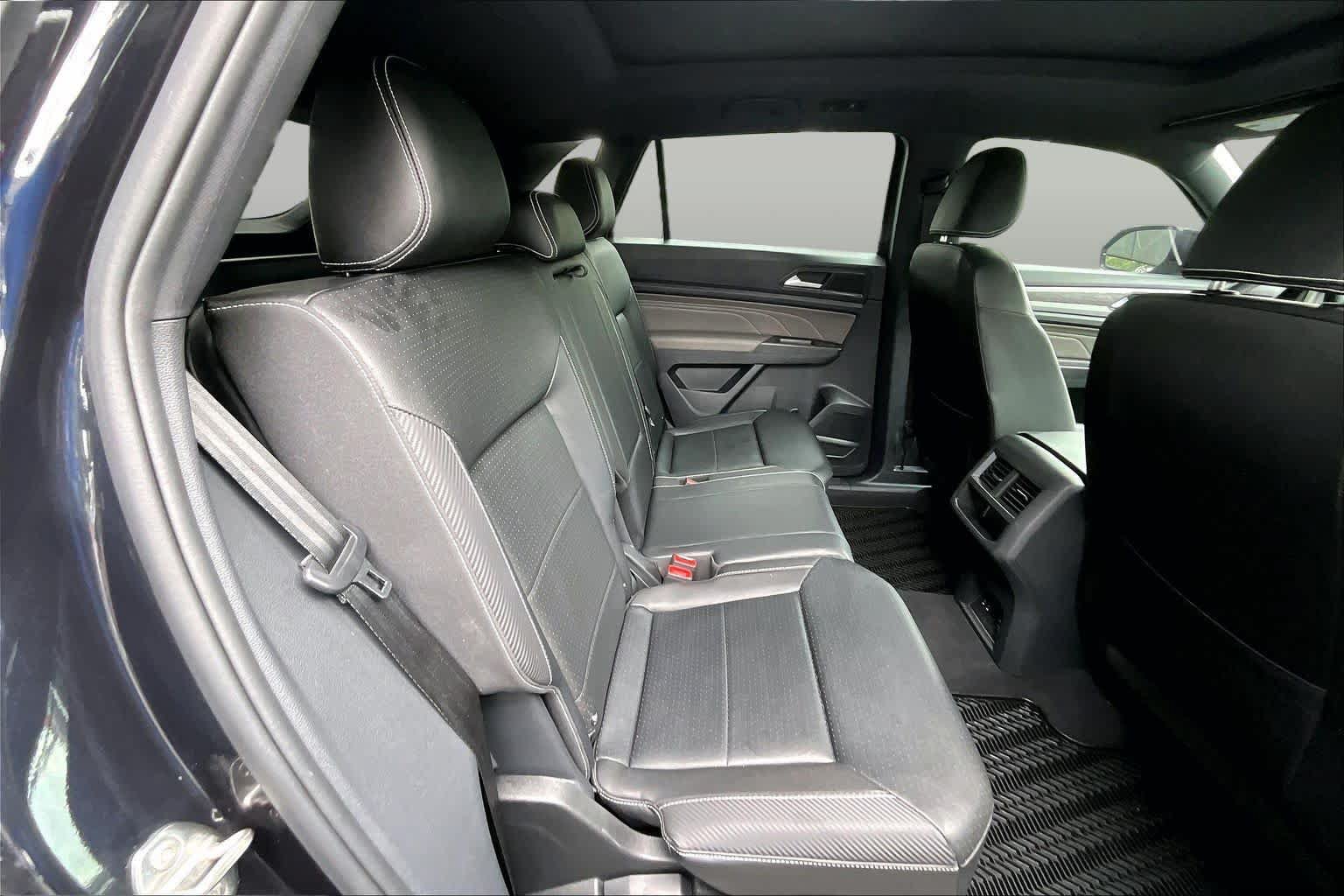 Used 2023 Volkswagen Atlas Cross Sport SE w/ Panoramic Sunroof Package FWD image 20