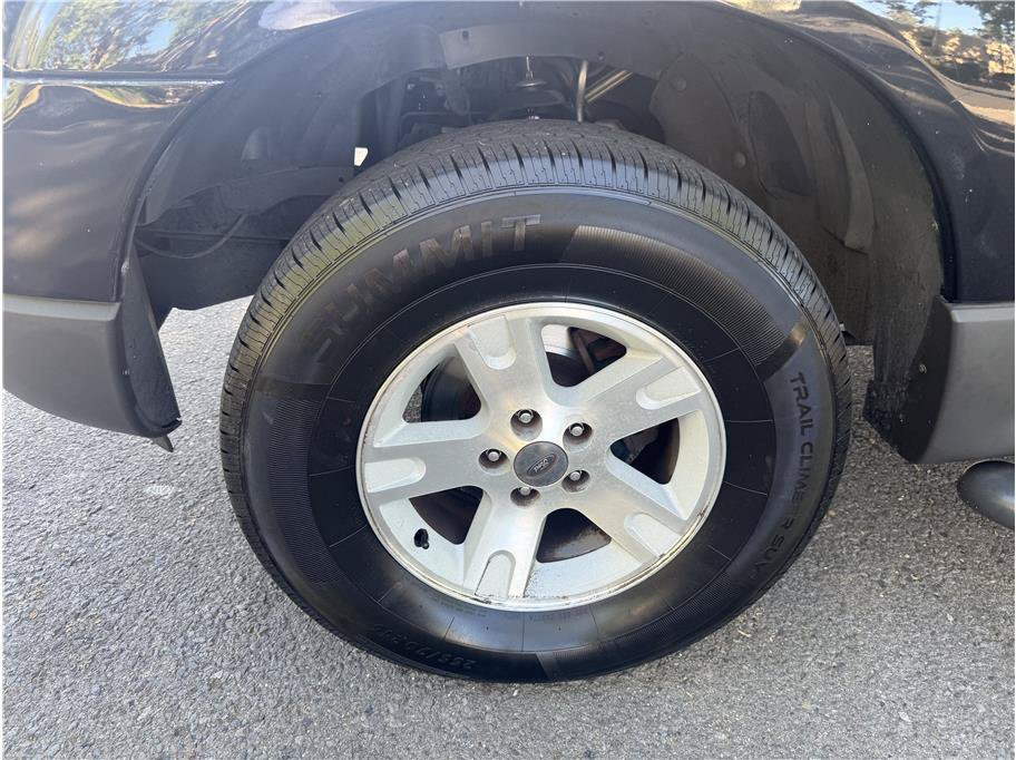 Used 2005 Ford Explorer Sport Trac XLT AWD/4WD image 9