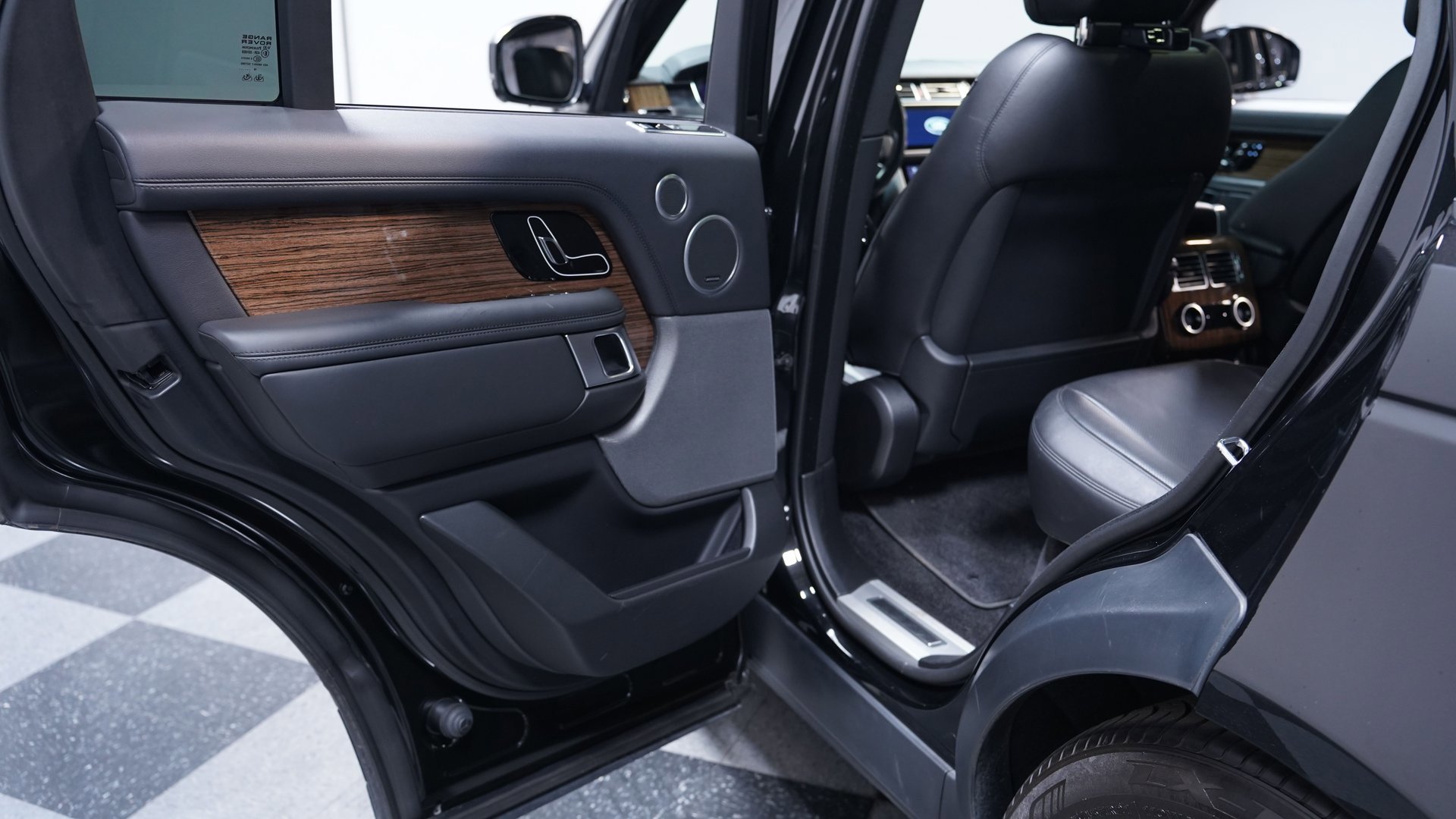 Used 2019 Land Rover Range Rover Supercharged AWD/4WD image 35