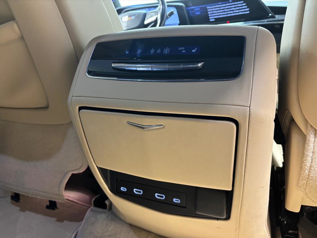 Used 2023 Cadillac Escalade Premium Luxury image 38