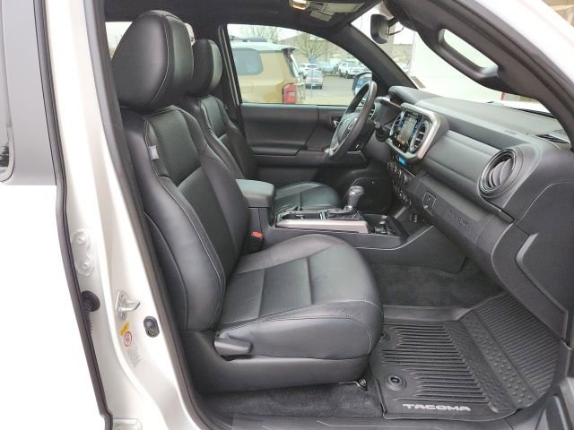 Used 2019 Toyota Tacoma Limited image 26