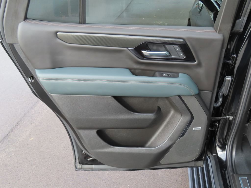 Certified 2025 GMC Yukon AT4 w/ AT4 Premium Package image 32