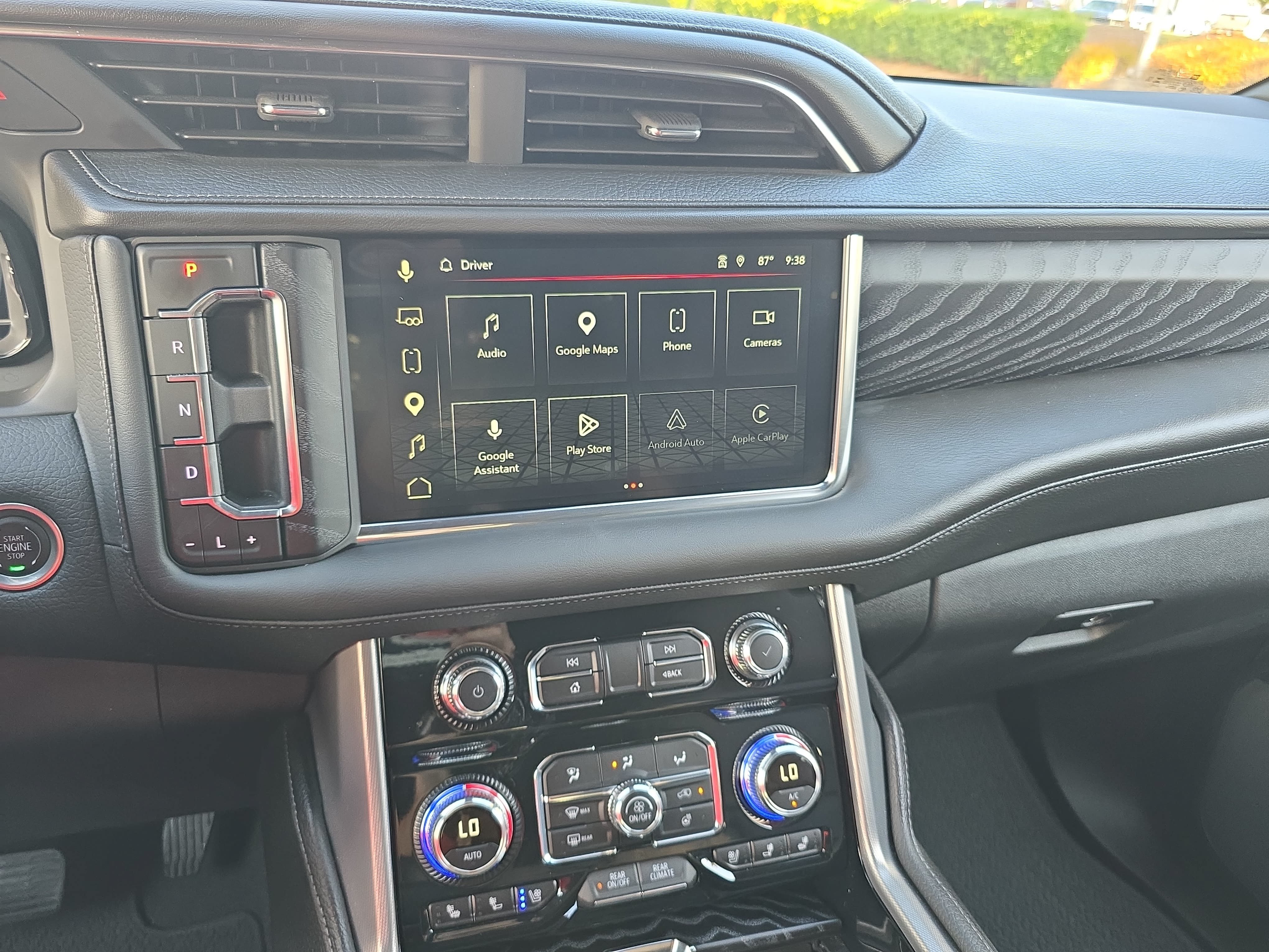 Used 2024 GMC Yukon Denali w/ Advanced Technology Package AWD/4WD image 21