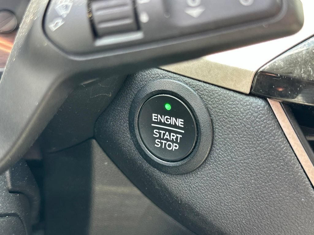Used 2022 Ford Escape SE w/ Convenience Package FWD image 32