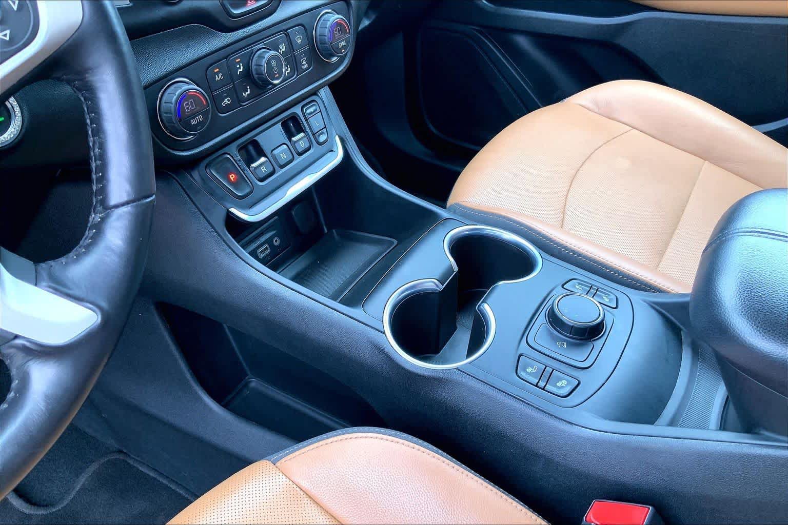 Used 2018 GMC Terrain SLT w/ Preferred Package FWD image 17