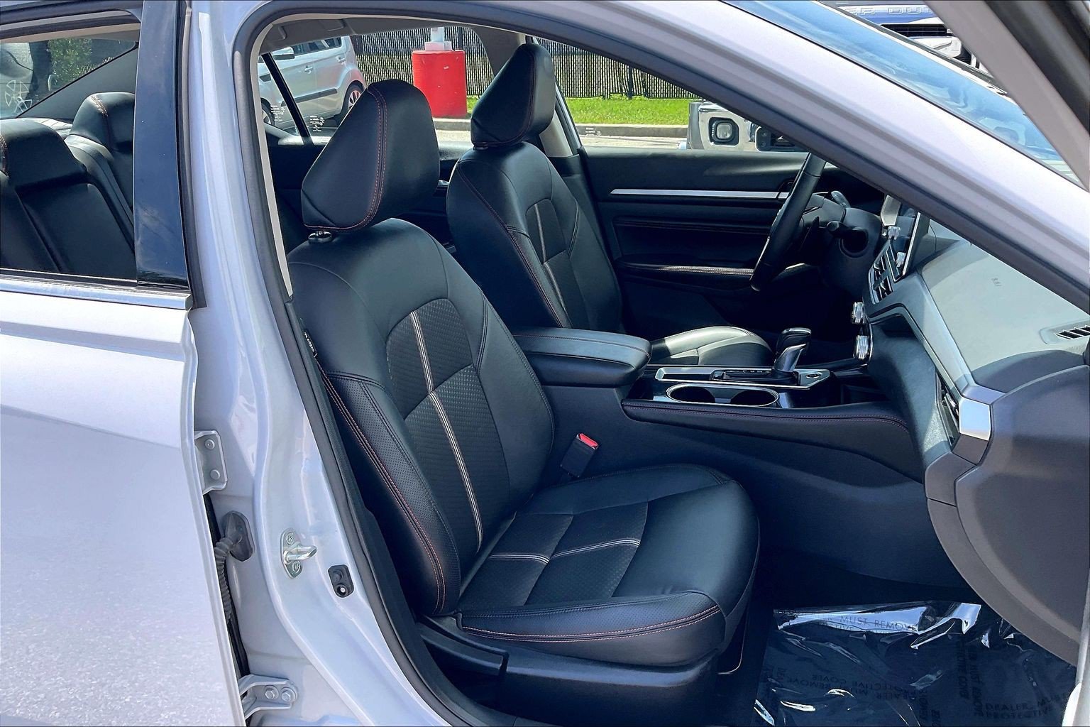 Used 2023 Nissan Altima 2.5 SR FWD image 9