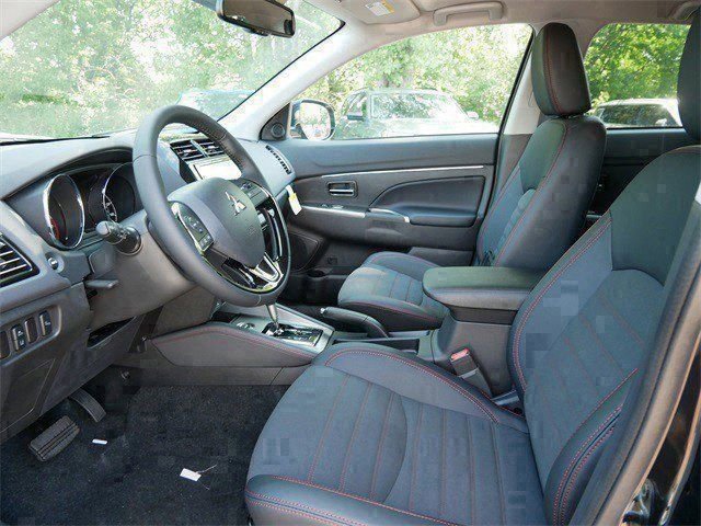 New 2025 Mitsubishi Outlander Sport SE image 4